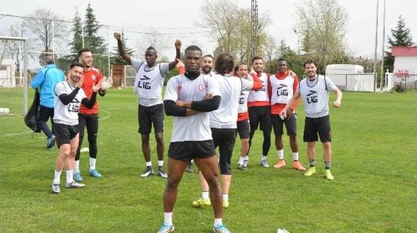 Samsunspor G&uuml;n&uuml; Tek İdmanla Ge&ccedil;irdi