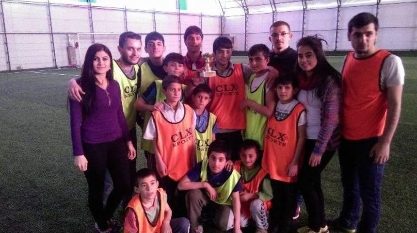 Bu Kez Beraberliği Kutladılar