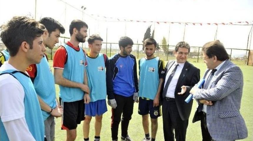 Kahramanmaraş&rsquo;ta K&uuml;t&uuml;phaneler Arası Futbol Turnuvası Başladı