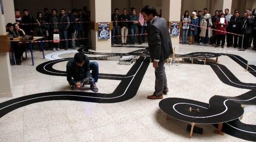 Er&uuml;&rsquo;de Robotlar Yarıştı