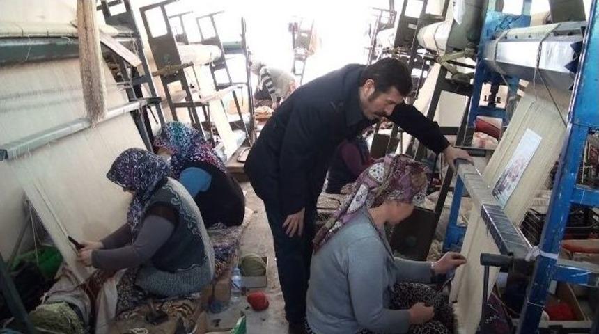 Başkan&rsquo;dan Yağcıbedir Halı Kursuna Ziyaret