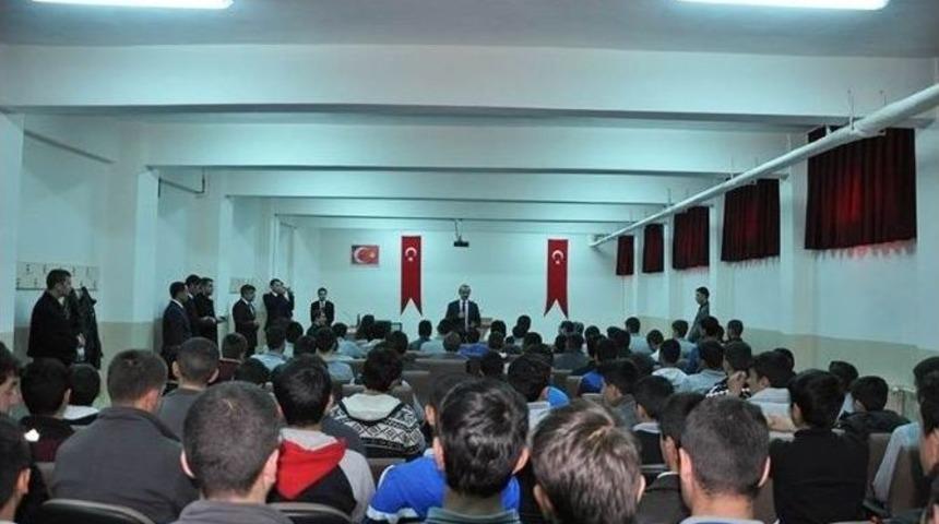 Vali Yavuz&rsquo;dan &Ouml;ğrencilere Tavsiyeler