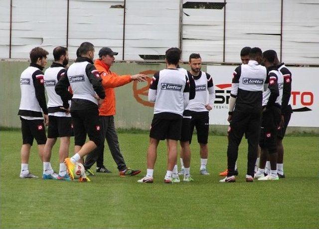 Adanaspor Top Başı Yapıyor