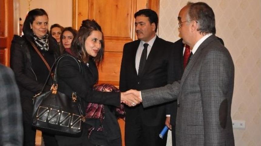 Aday &Ouml;ğretmenlerden Vali &Ouml;zdemir&rsquo;e Ziyaret