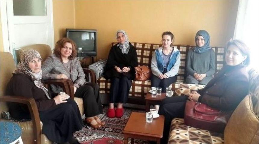 G&uuml;l D&uuml;zg&uuml;n Yaşlılar İle Bir Araya Geldi