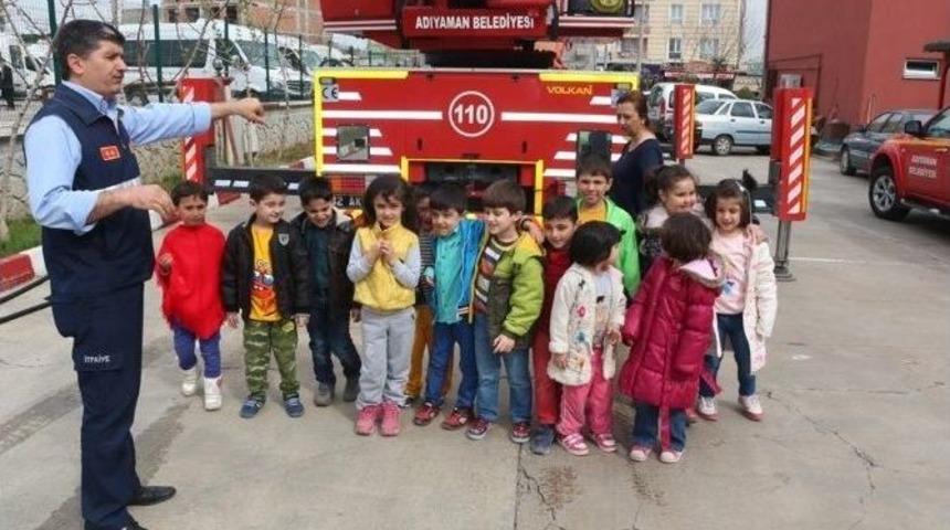 Minik &Ouml;ğrenciler İtfaiyeyi Tanıyor