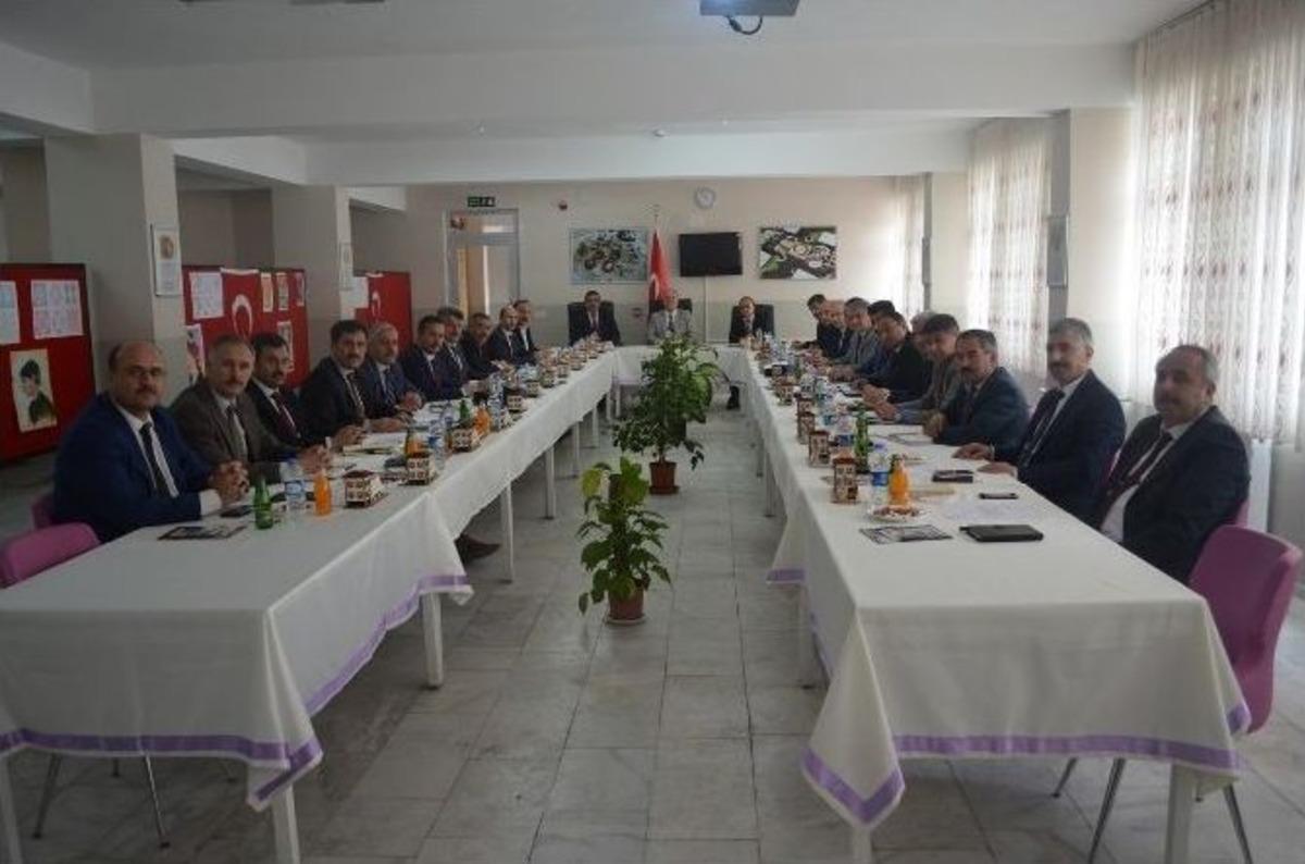 İl&ccedil;e Milli Eğitim M&uuml;d&uuml;rleri Kula&rsquo;da Toplandı