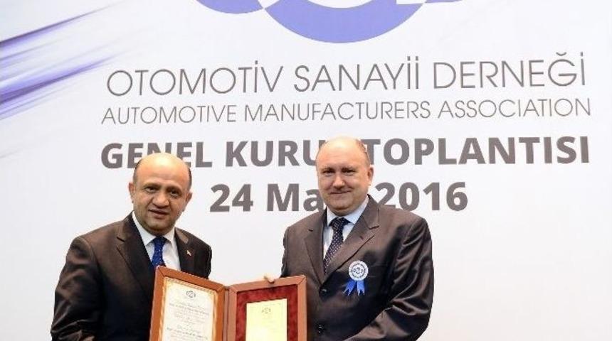 Otomotiv Sanayi Derneği (osd) Yan Sanayi Ve İhracat Başarı &Ouml;d&uuml;lleri T&ouml;reninde T&uuml;rktrakt&ouml;r&rsquo;e 2 &Ouml;d&uuml;l Birden