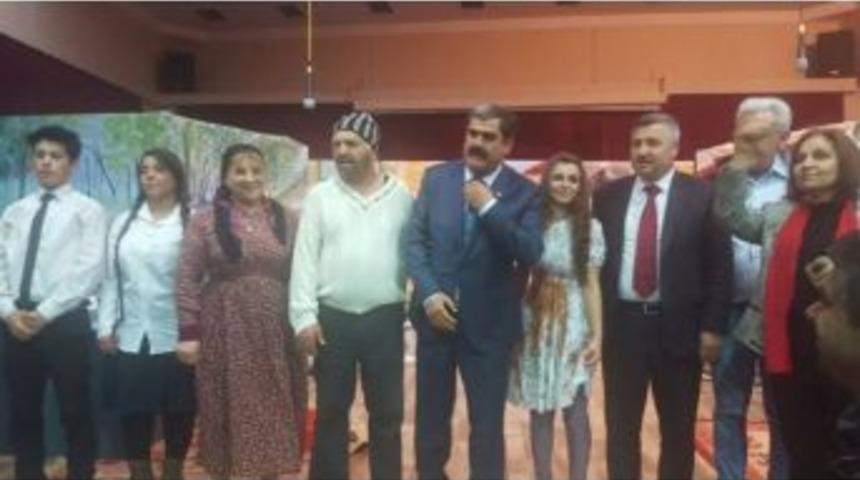 Kadına Şiddet Konusunun İşlendiği Tiyatro Oyunu İzleyici İle Buluştu