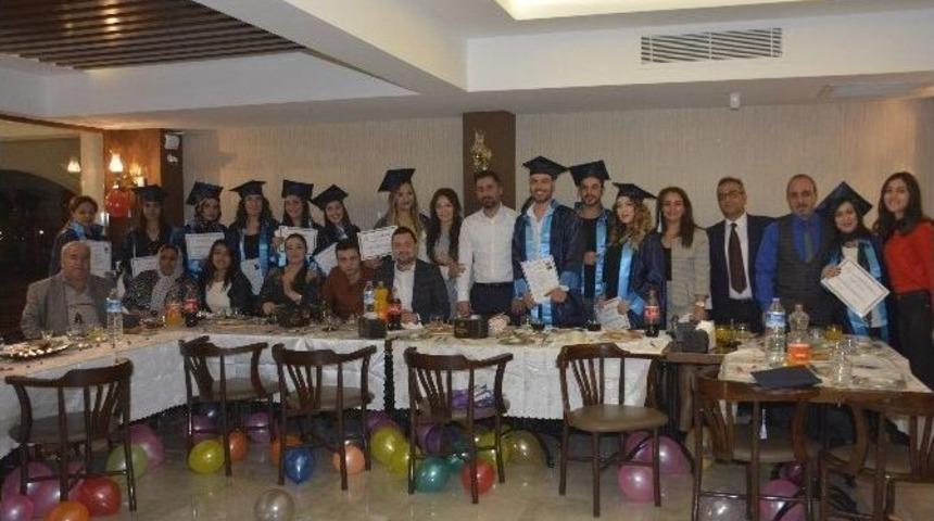 &Ouml;zel İdol Estetisyenlik Eğitim Merkezi Mezunları Kep Attı