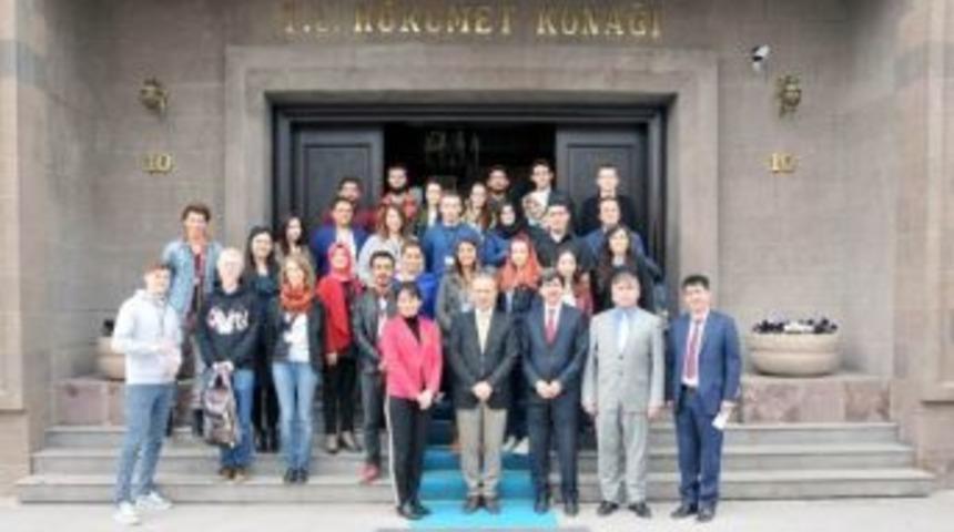 Slovakya&rsquo;dan Afyonkarahisar&rsquo;a Gelen 12 Gen&ccedil; Vali Hakan Yusuf G&uuml;ner&rsquo;i Ziyaret Etti
