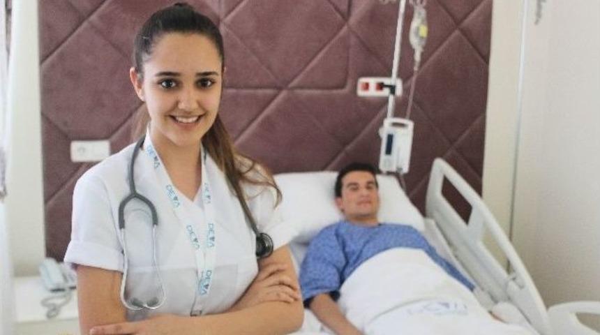 Deva, Yardımcı Hemşirelerini Yetiştiriyor