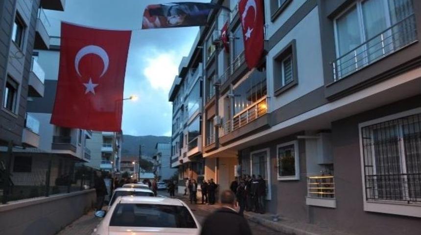 İzmir&rsquo;e Şehit Ateşi D&uuml;şt&uuml;
