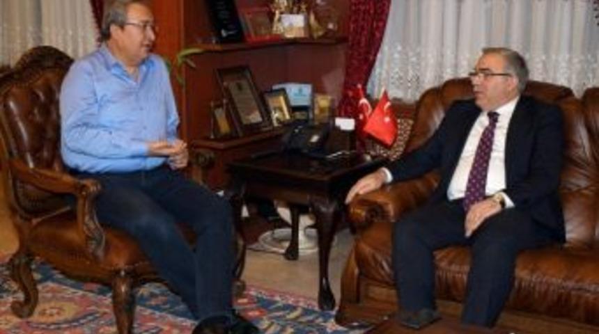 Toki Başkanı Erg&uuml;n Turan, Belediye Başkanı &Uuml;nver&rsquo;i Ziyaret Etti