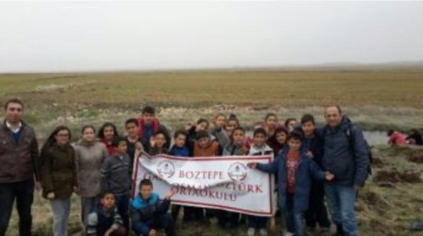 &Ouml;ğrenciler Şehitler Anısına Fidan Dikti