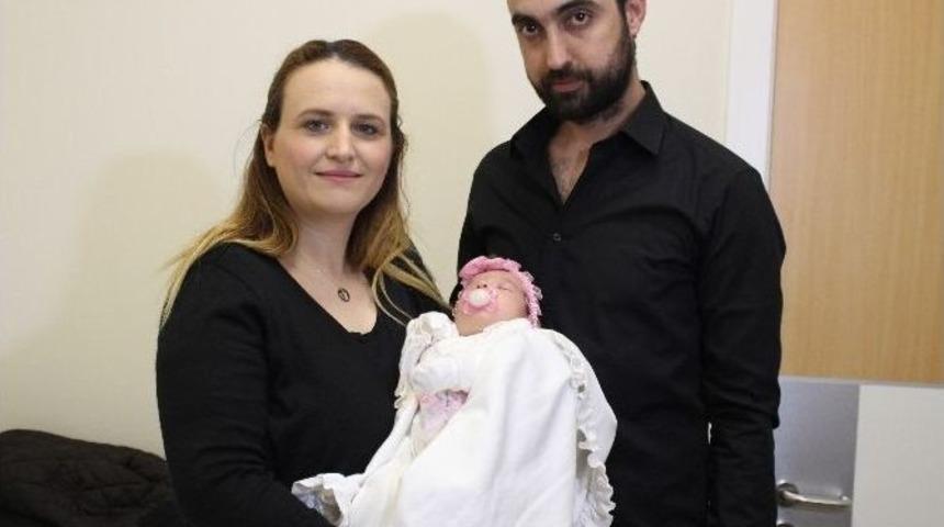 (&ouml;zel) An&uuml;ss&uuml;z Doğdu, Nadir G&ouml;r&uuml;len Hastalıktan Kurtuldu