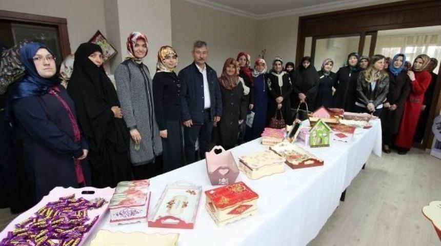 M&uuml;tevellili Ev Hanımları Meslek &Ouml;ğrenip Sergi A&ccedil;tı