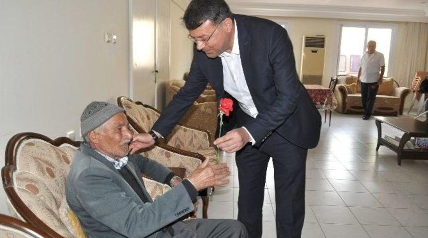 Başkan Turgut, Yaşlılar Haftasını Huzurevinde Kutladı