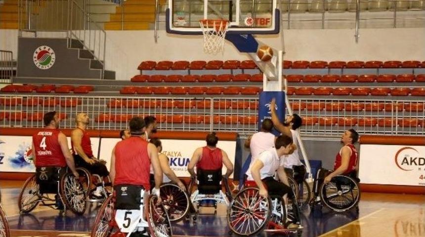 T&uuml;rkiye Tekerlekli Sandalye Basketbol Milli Takımı, &rsquo;olimpiyat Ve Paralimpik&rsquo; Oyunlarına Antalya&rsquo;da Hazırlanıyor