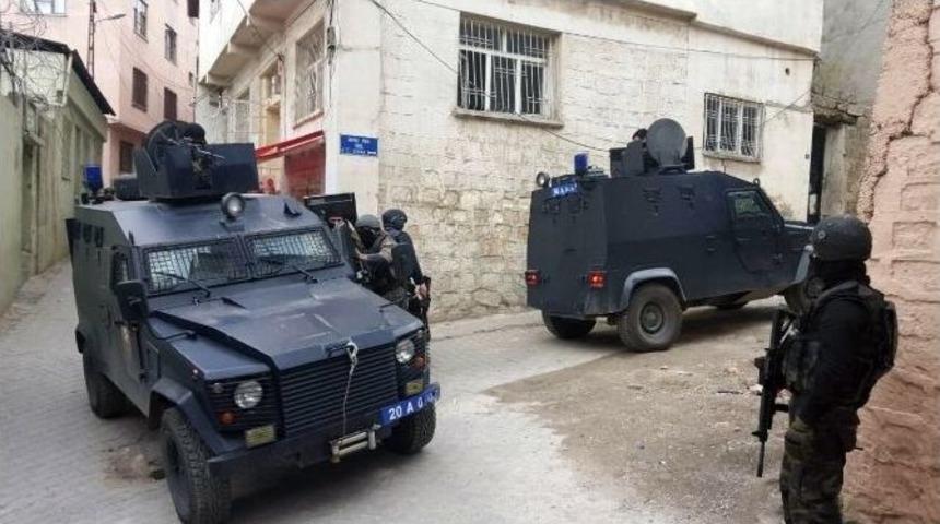 Siirt&rsquo;te B&uuml;y&uuml;k Operasyon: 10 G&ouml;zaltı