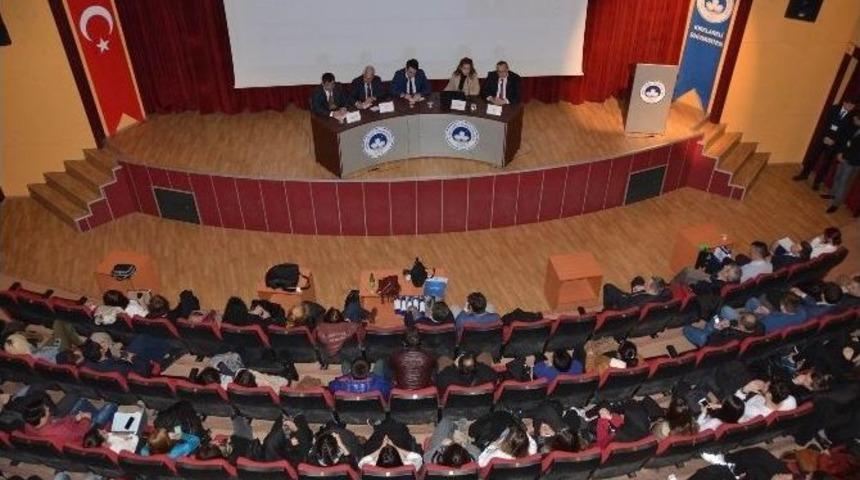 &ldquo;iş D&uuml;nyası Meslek Y&uuml;ksekokulu Mezunlarından Neler Bekliyor&rdquo; Paneli