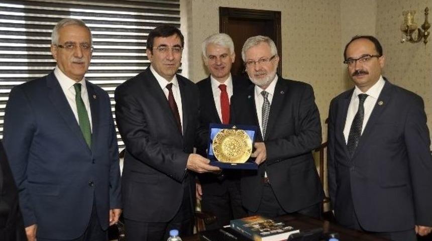 Kalkınma Bakanı&rsquo;ndan Uludağ &Uuml;niversitesi&rsquo;ne Tam Destek