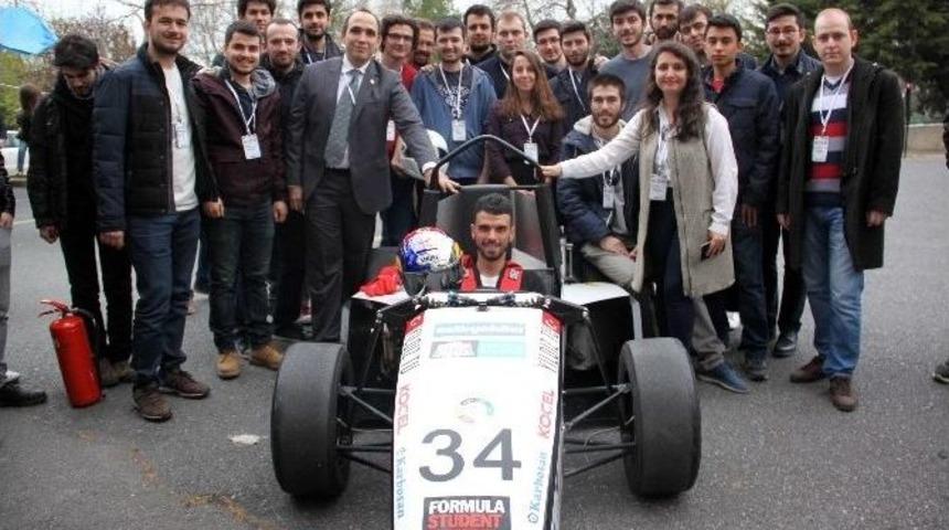 D&uuml;nya Şampiyonu Sofuoğlu&rsquo;ndan &ldquo;yerli&rdquo; Formula Aracı İle Drift Şov
