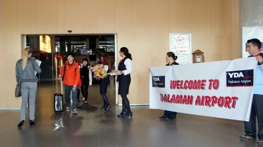 Dalaman&rsquo;a İlk İngiliz Turist Kafilesi Geldi