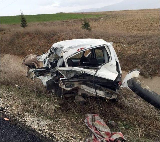 Kütahya’da Trafik Kazası: 3 Yaralı