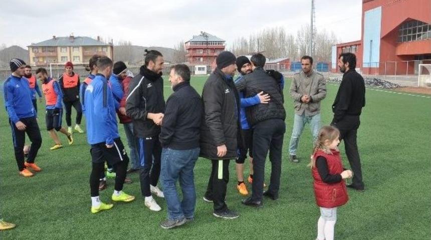 Patnos Gazeteciler Cemiyeti&rsquo;nden Patnosg&uuml;c&uuml;spor&rsquo;a Ziyaret