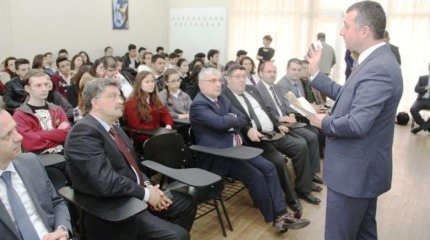 B&uuml;y&uuml;kakın, G&ouml;lc&uuml;k&rsquo;te Kariyer G&uuml;nlerine Katıldı