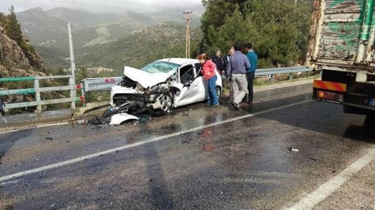 Adana&rsquo;da Trafik Kazası: 3&rsquo;&uuml; Polis 4 Yaralı