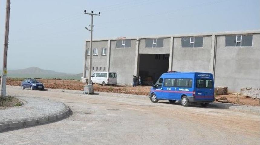 Fabrika Yetkilileri İle Elektrik Dağıtım Firması Ekipleri Arasında Tartışma &Ccedil;ıktı