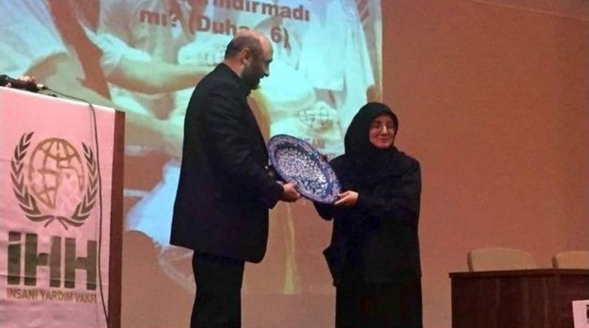 İhh Y&ouml;netim Kurulu &Uuml;yesi G&uuml;lden S&ouml;nmez: Yetim G&uuml;lerse D&uuml;nya G&uuml;ler