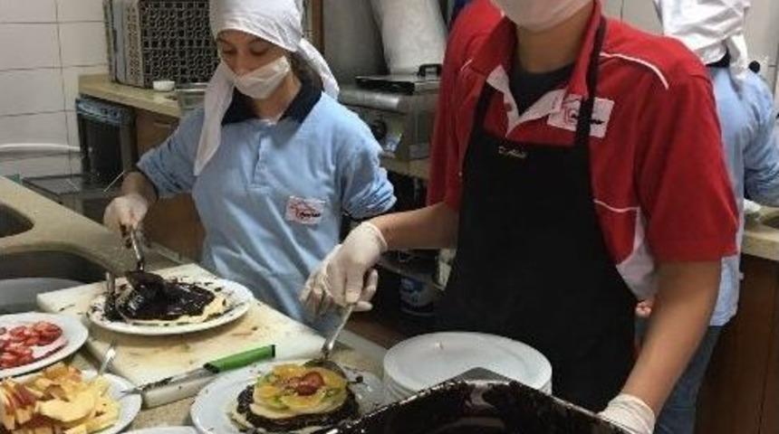Beyaz Kalpler &Ouml;ğrencileri Eğitimlerine Devam Ediyor