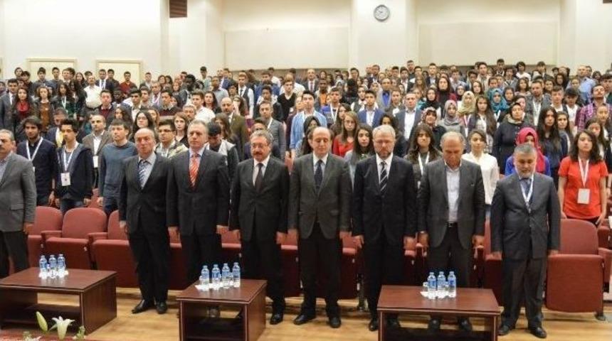 Geleceğin Bilim İnsanları &Ouml;d&uuml;llerini Aldı