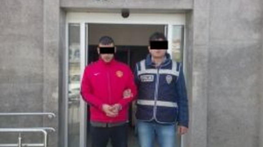 Sigara Hırsızı Yakalandı