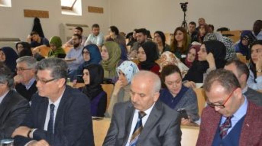 &Ccedil;anakkale Savaşı&rsquo;nı Edebi Ve Tarihsel Boyutuyla Ele Aldılar