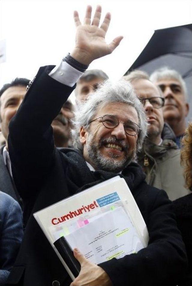 Can Dündar Ve Erdem Gül’e Konsolos Desteği