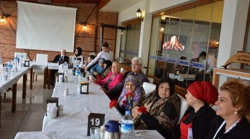 Huzurevi Sakinleri Yaşlılar Haftasında G&ouml;n&uuml;llerince Eğlendi