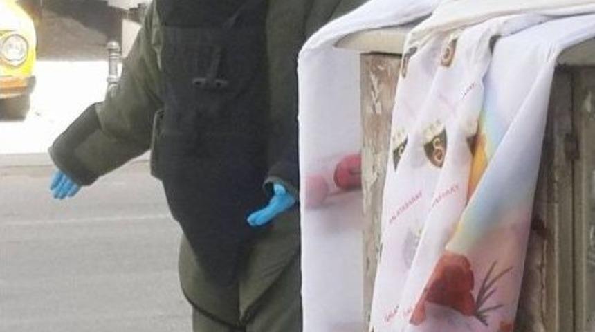 Banka Şubesi &Ouml;n&uuml;ne Bırakılan Ş&uuml;pheli Poşetten Naylon Poşetler &Ccedil;ıktı