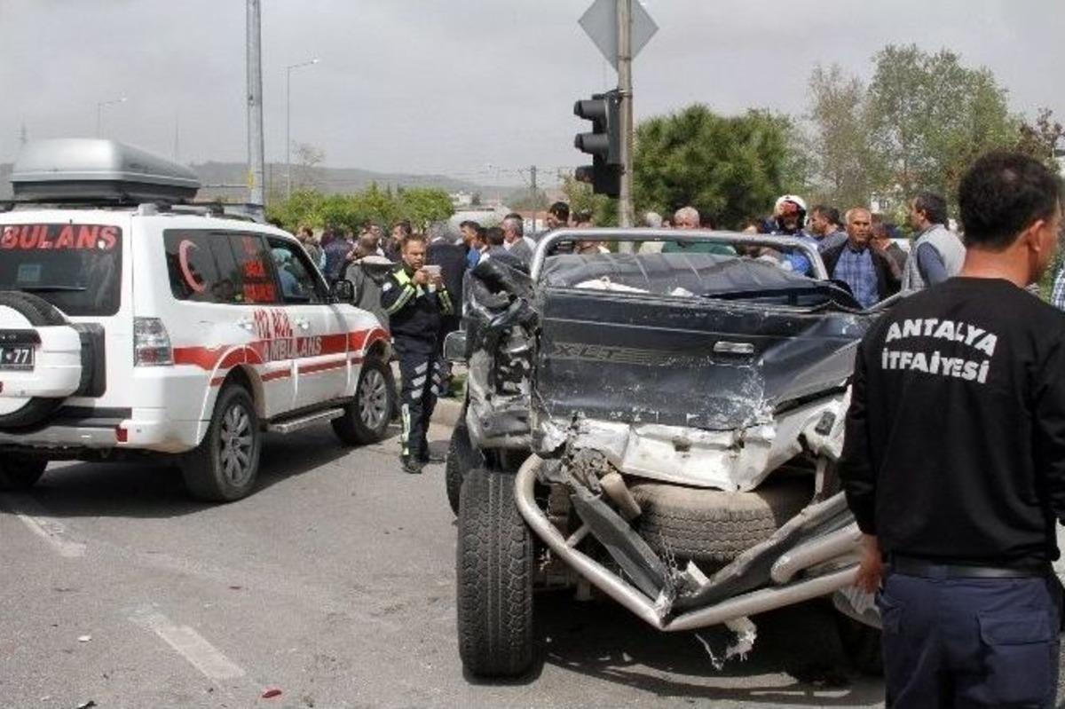 Kantardan Ka&ccedil;an Kamyon Dehşet Sa&ccedil;tı: 9 Yaralı