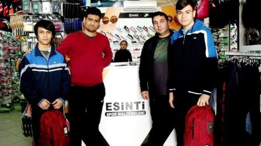 Uluslararası Boğazi&ccedil;i Karate Turnuvasına Manisa&rsquo;dan İki Sporcu, Bir Antren&ouml;r