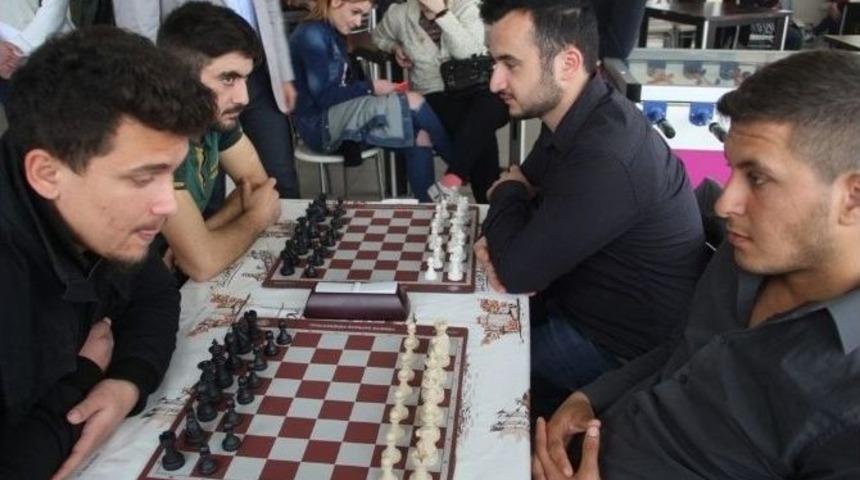 Ezine Myo&rsquo;da Satran&ccedil; Turnuvası D&uuml;zenlendi