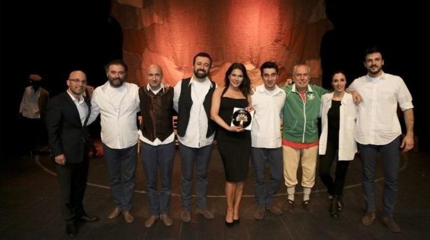 Maltepe&rsquo;de Tiyatro Coşkusu Devam Ediyor