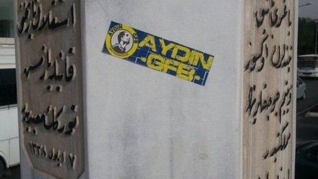 Şehitler Abidesi’ne Yapıştırılan Sticker Emekli Albayı Çileden Çıkarttı