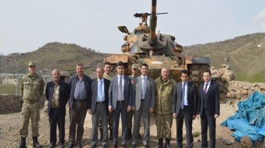 Kaymakamdan Askere Moral Ziyareti