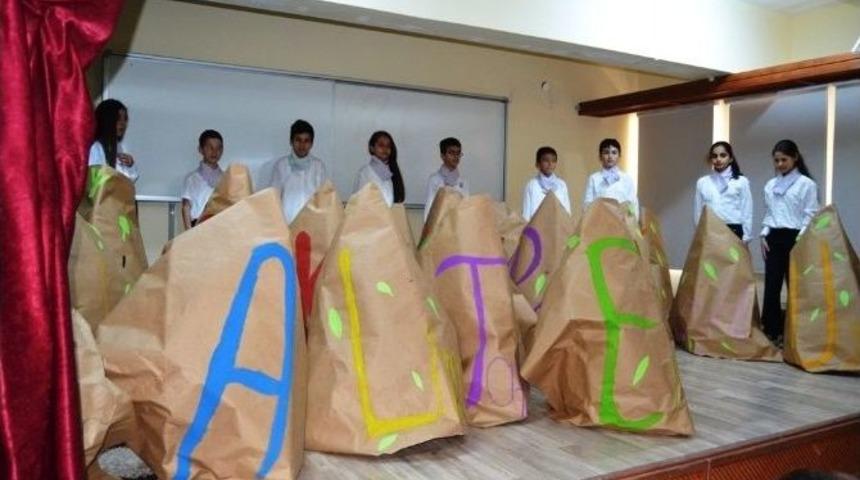 Ayvalık&rsquo;ta Orman Sevgisi Sahneye Taşındı