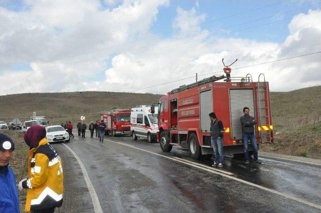 Sandıklı’da Cenaze Konvoyuna Kamyon Çarptı, 1 Ölü 2 Yaralı