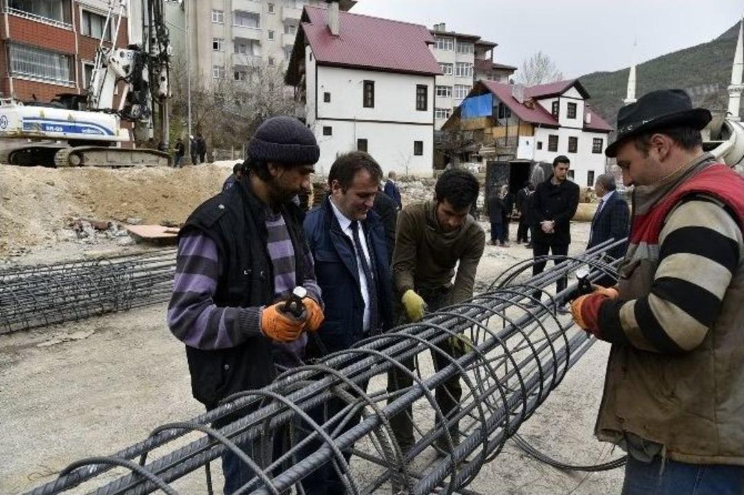 G&uuml;m&uuml;şhane&rsquo;de Kapalı Pazaryeri &Ccedil;alışmaları